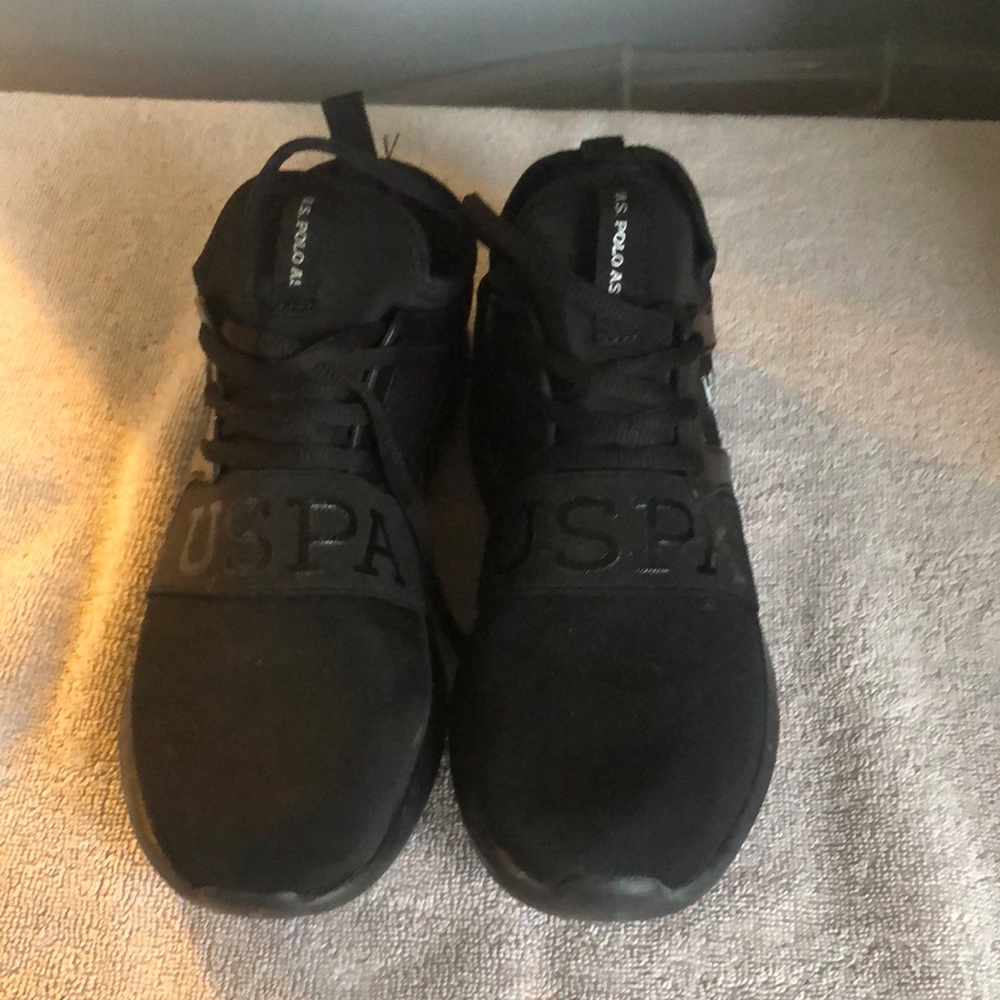 Boys shoes